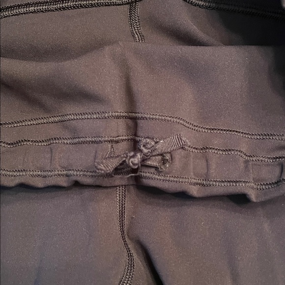 Lululemon Train Times 7/8 Pant Black Size 10 Mesh on Side of Calf - Picture 6 of 14